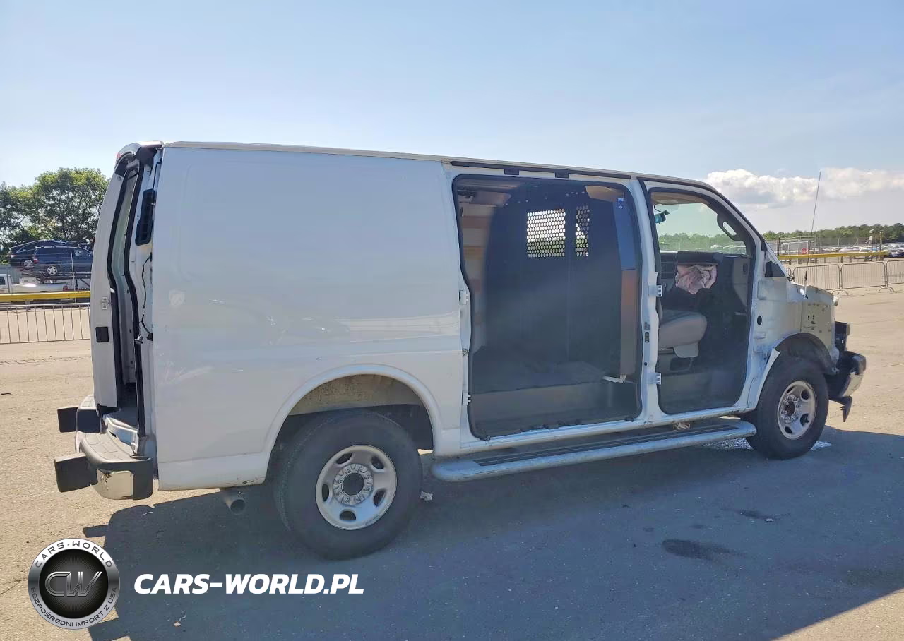 2025 GMC Savana G2500 VIN:1GTW7AFP2S1239398 - 3