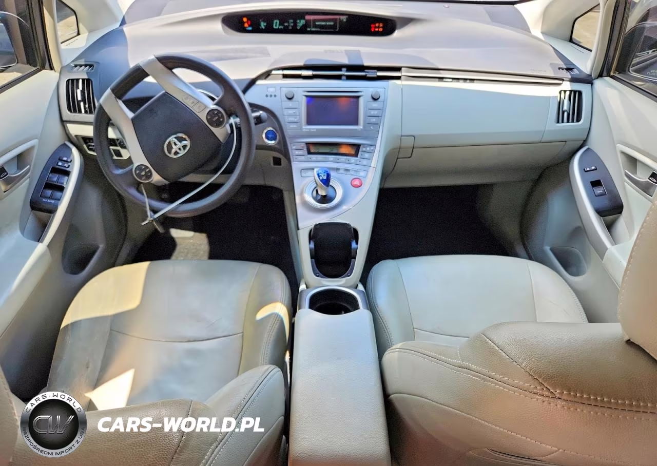 2012 Toyota Prius Three VIN:JTDKN3DUXC1594040 - 8
