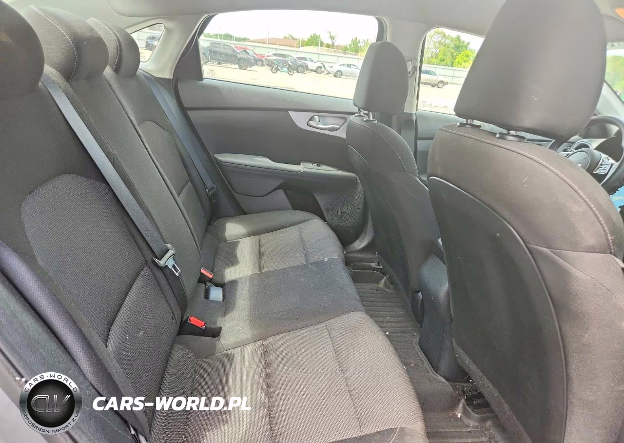 2024 Kia Forte Lxs VIN:3KPF24AD4RE716790 - 10