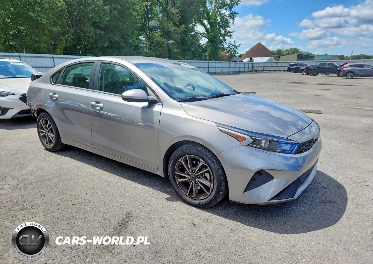 2024 Kia Forte Lxs VIN:3KPF24AD4RE716790 - 4