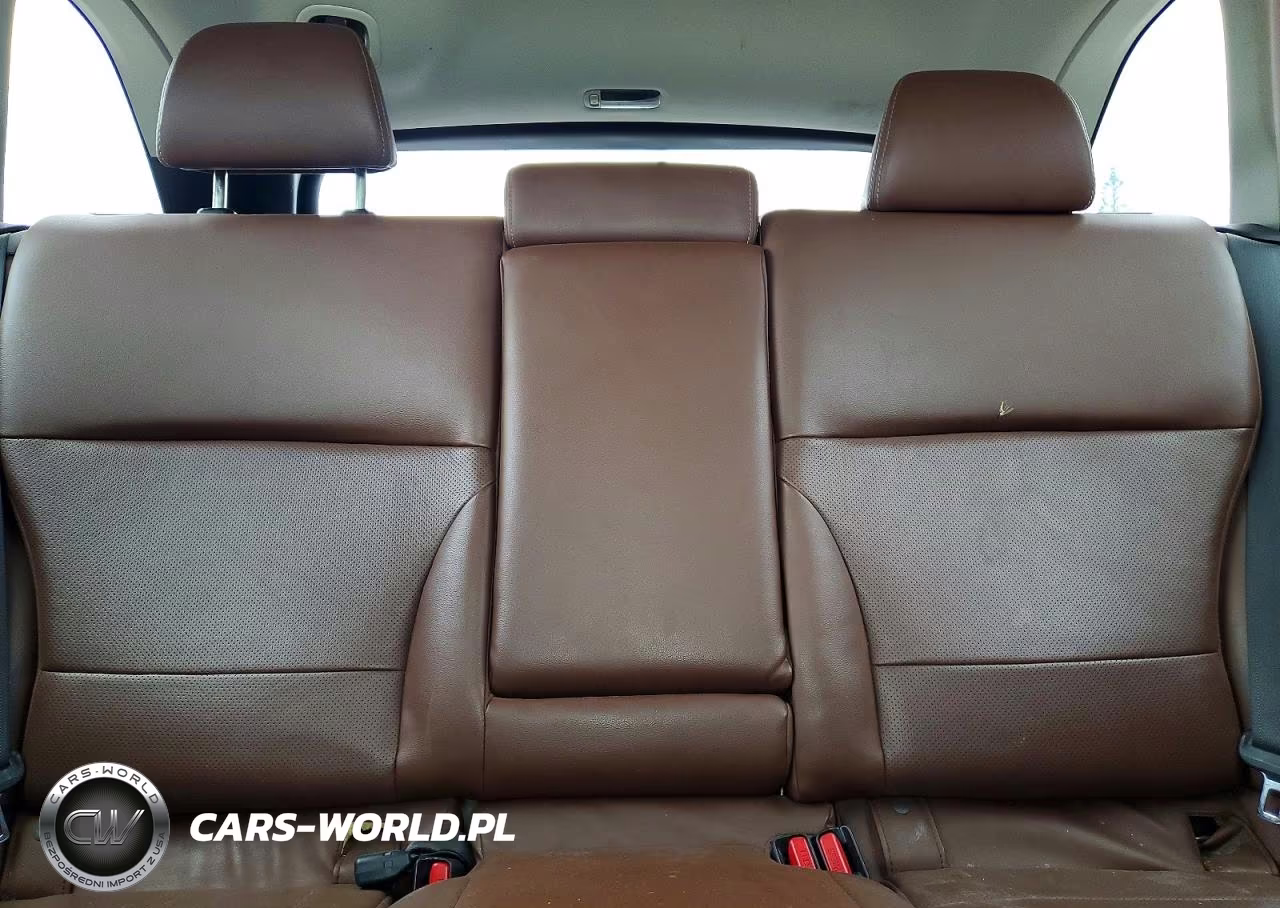 2019 Subaru Outback Touring VIN:4S4BSATC4K3255567 - 10