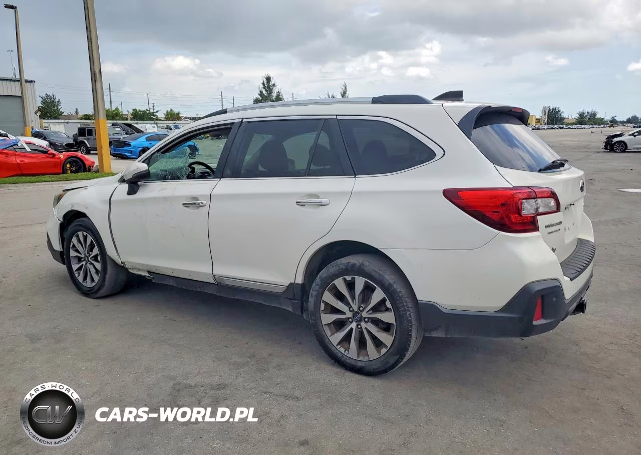 2019 Subaru Outback Touring VIN:4S4BSATC4K3255567 - 2