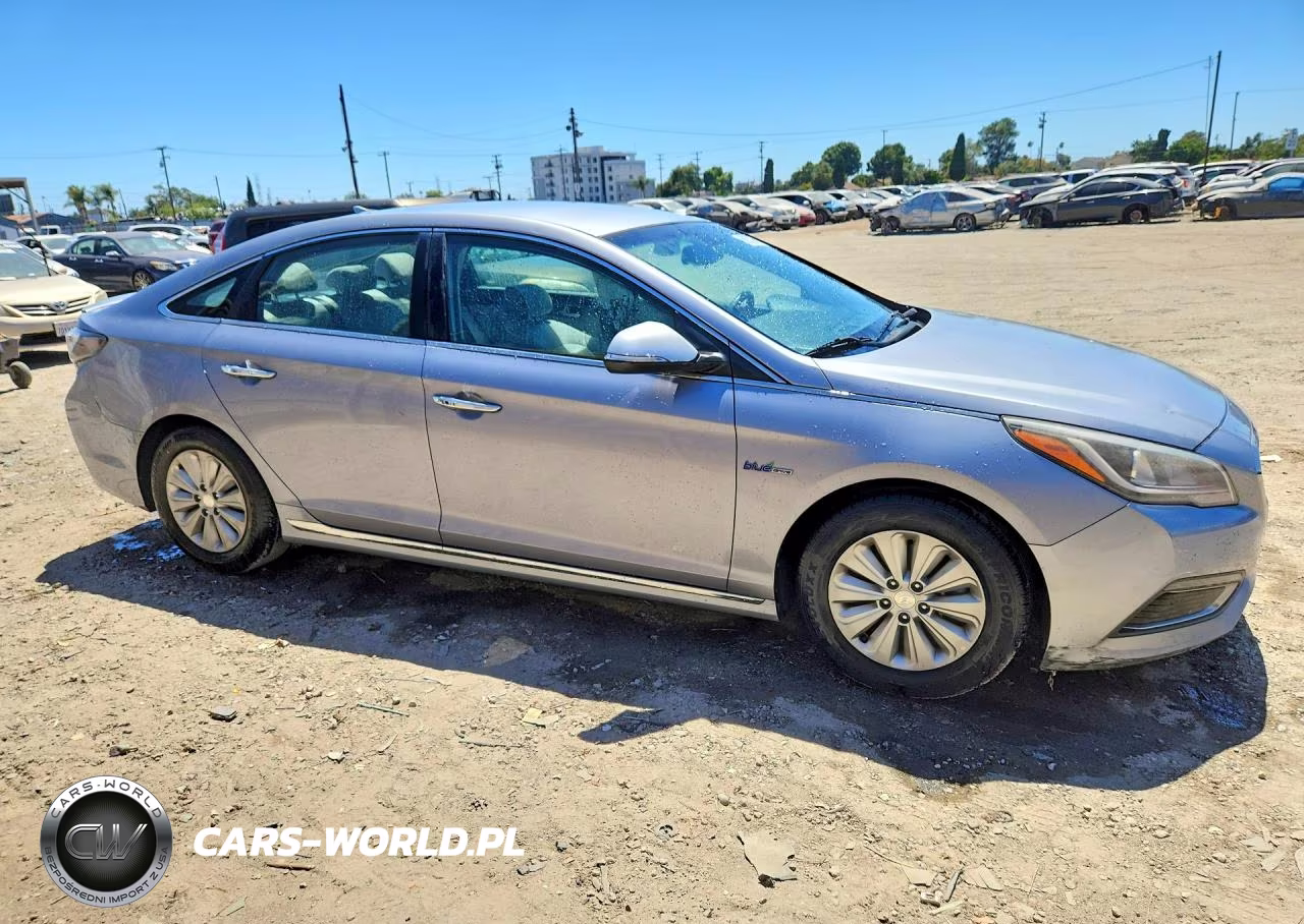 2016 Hyundai Sonata Hybrid Se VIN:KMHE24L10GA011804 - 4