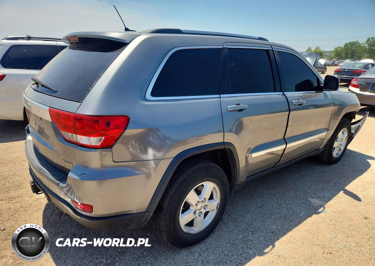 2013 Jeep Grand Cherokee Laredo VIN:1C4RJFAG0DC541363 - 3