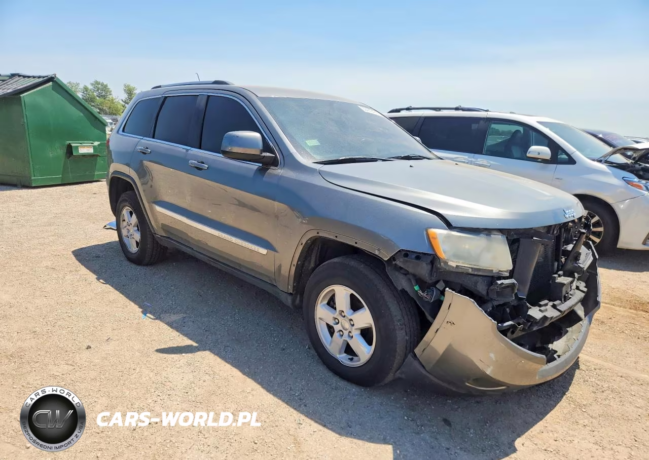 2013 Jeep Grand Cherokee Laredo VIN:1C4RJFAG0DC541363 - 4