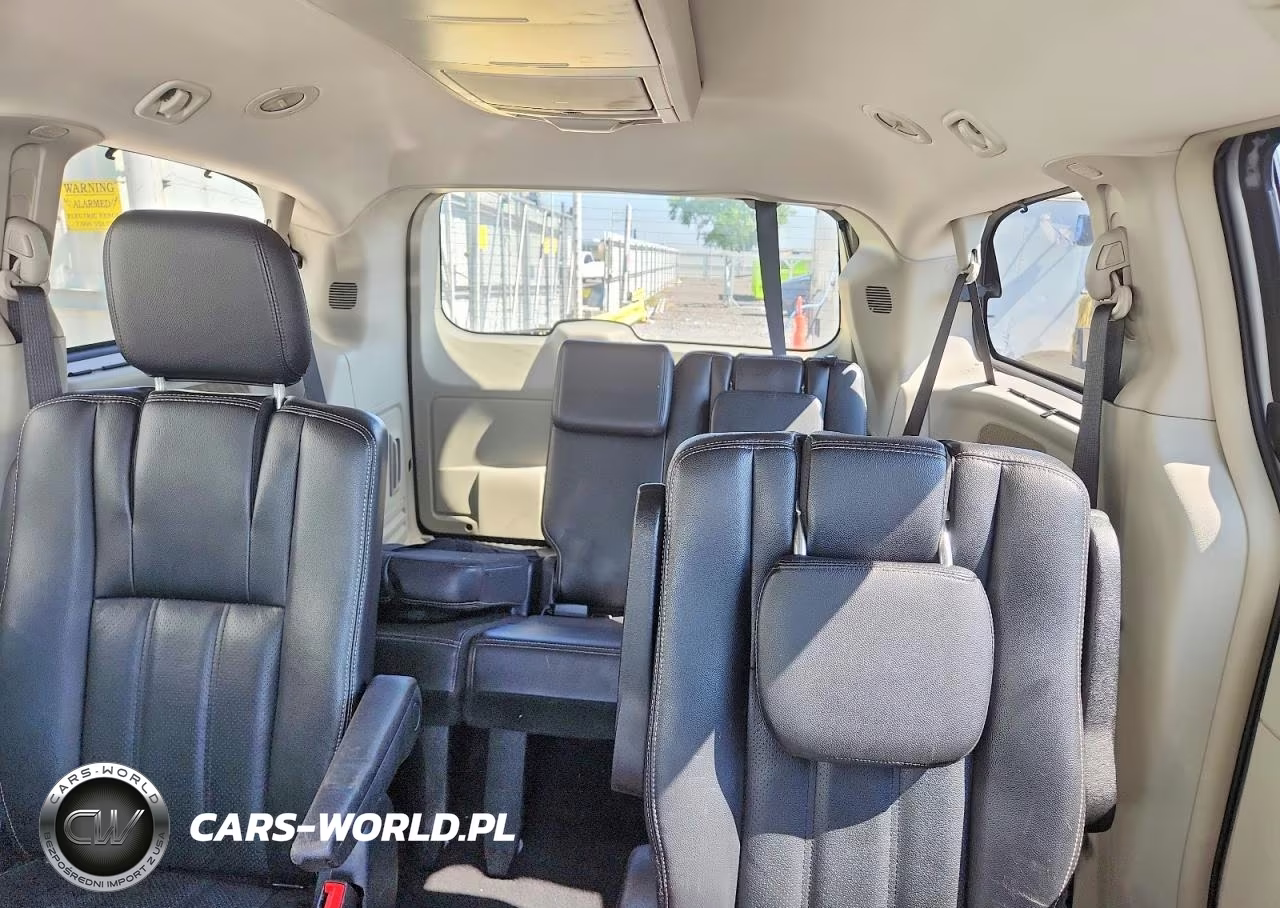 2014 Chrysler Town & Country Touring L VIN:2C4RC1CG4ER147691 - 10