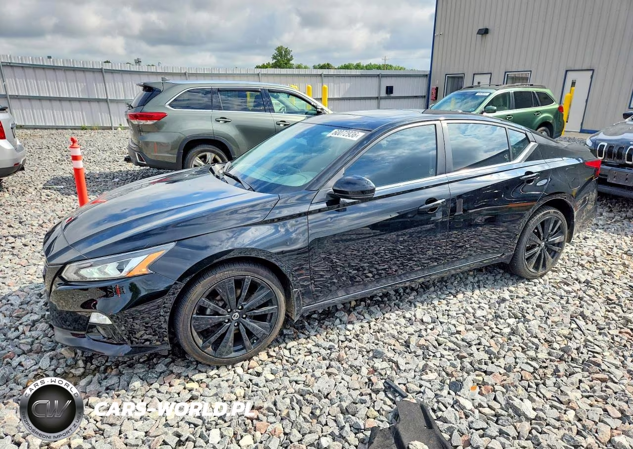 2022 Nissan Altima Sr – zdjęcie 1 z 12
