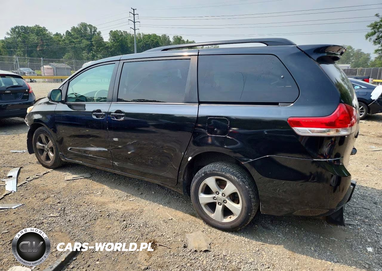 2014 Toyota Sienna Le VIN:5TDKK3DC4ES496031 - 2