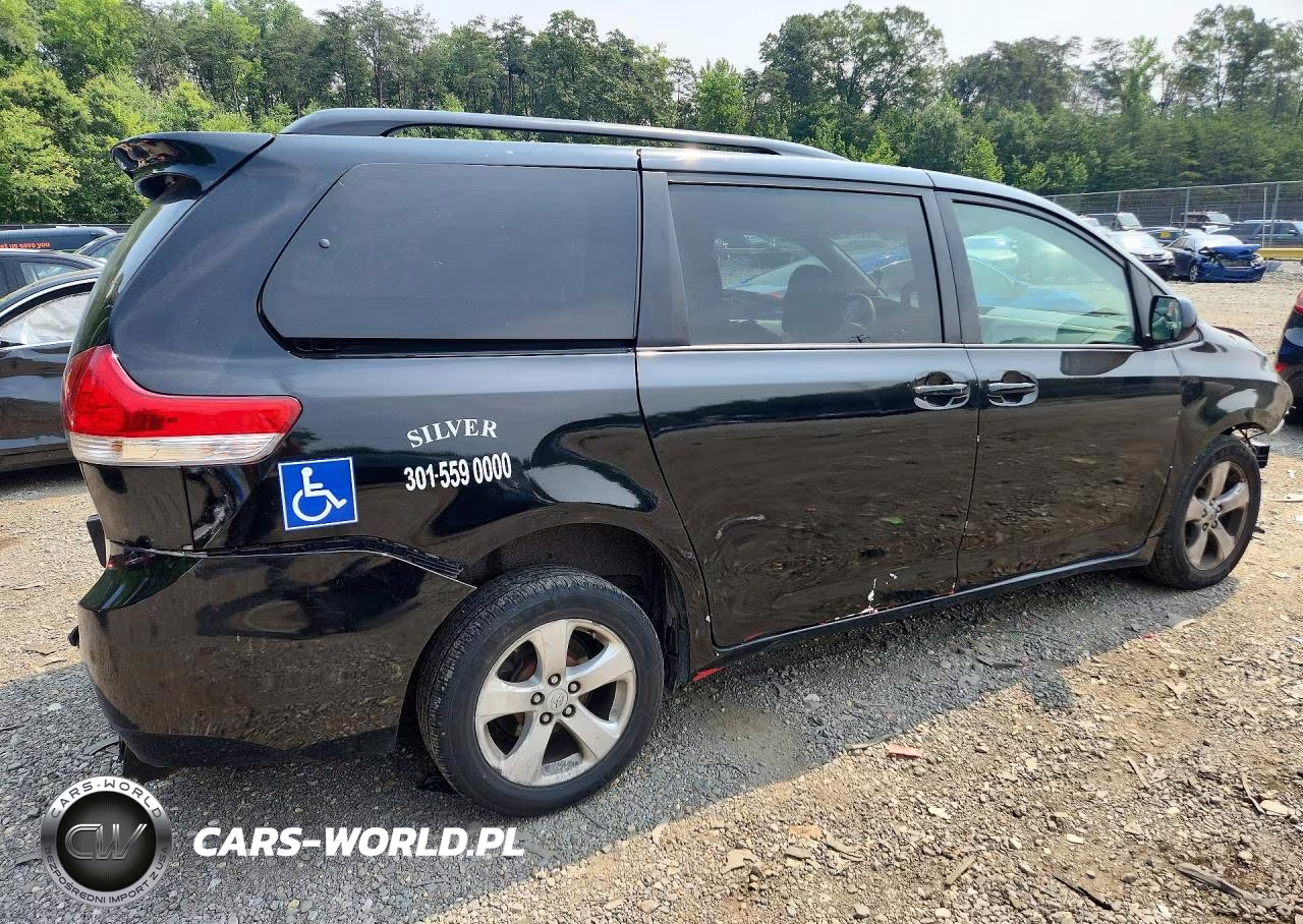 2014 Toyota Sienna Le VIN:5TDKK3DC4ES496031 - 3