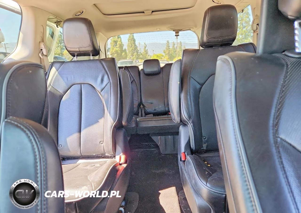 2018 Chrysler Pacifica Hybrid Limited VIN:2C4RC1N75JR230179 - 10