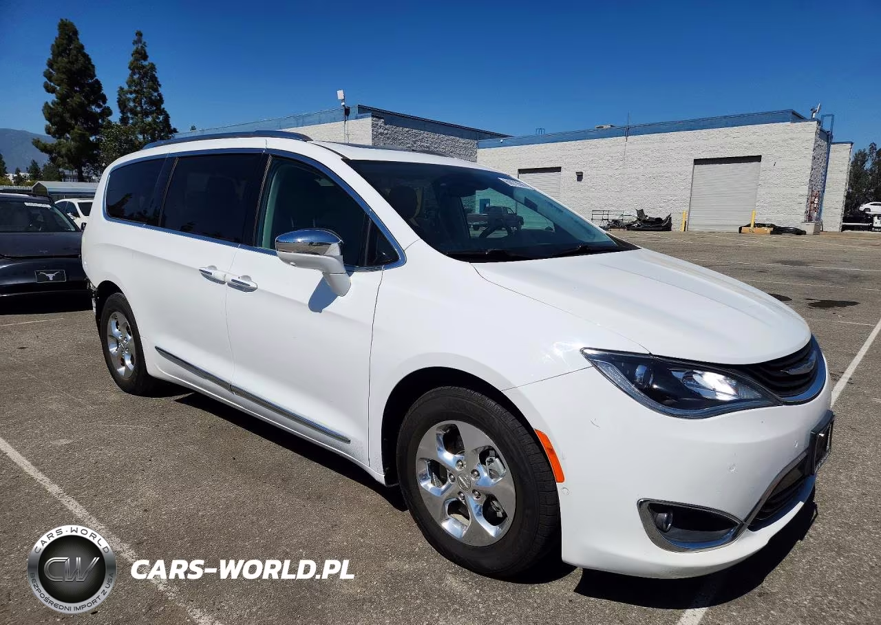 2018 Chrysler Pacifica Hybrid Limited VIN:2C4RC1N75JR230179 - 4