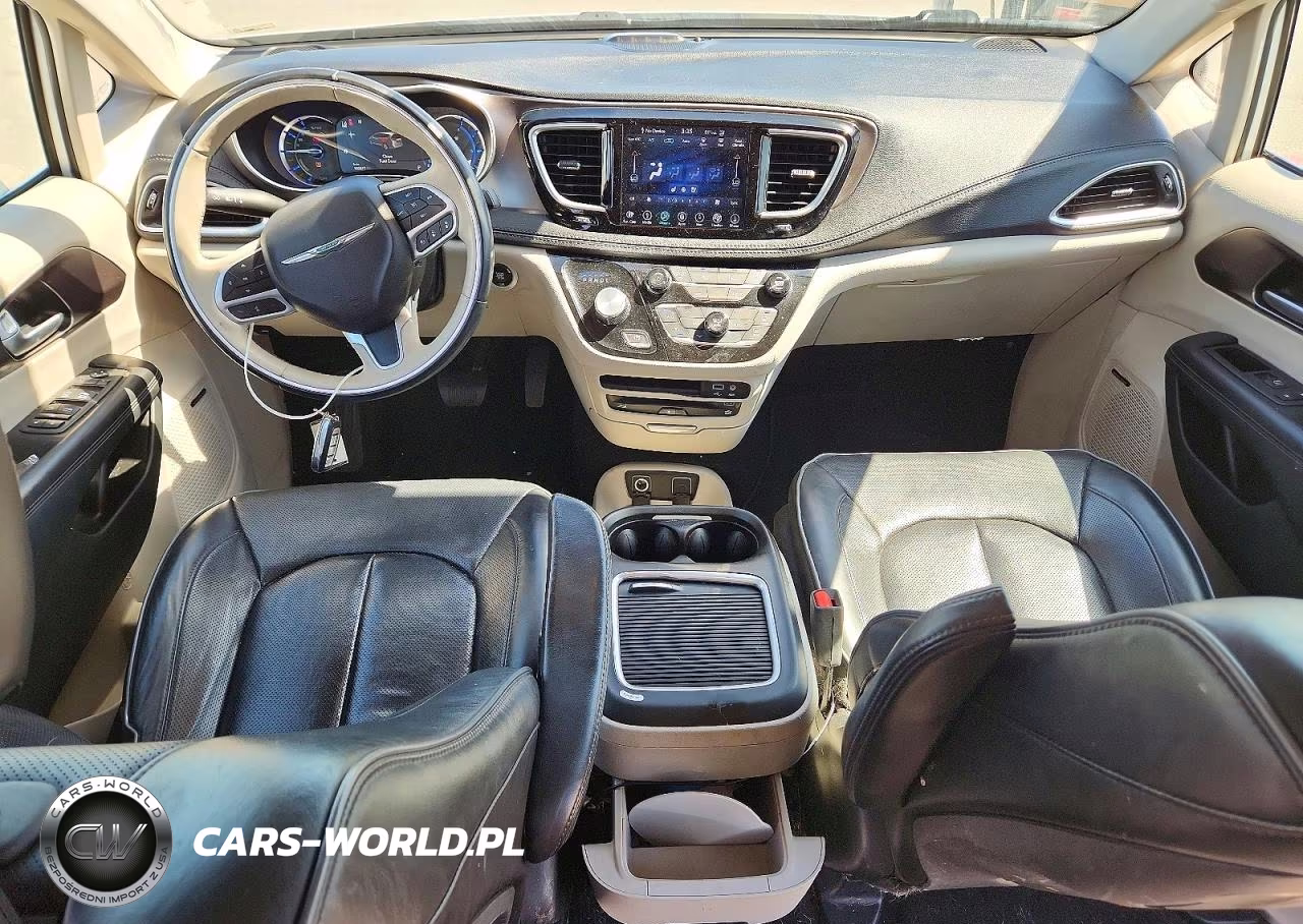 2018 Chrysler Pacifica Hybrid Limited VIN:2C4RC1N75JR230179 - 8