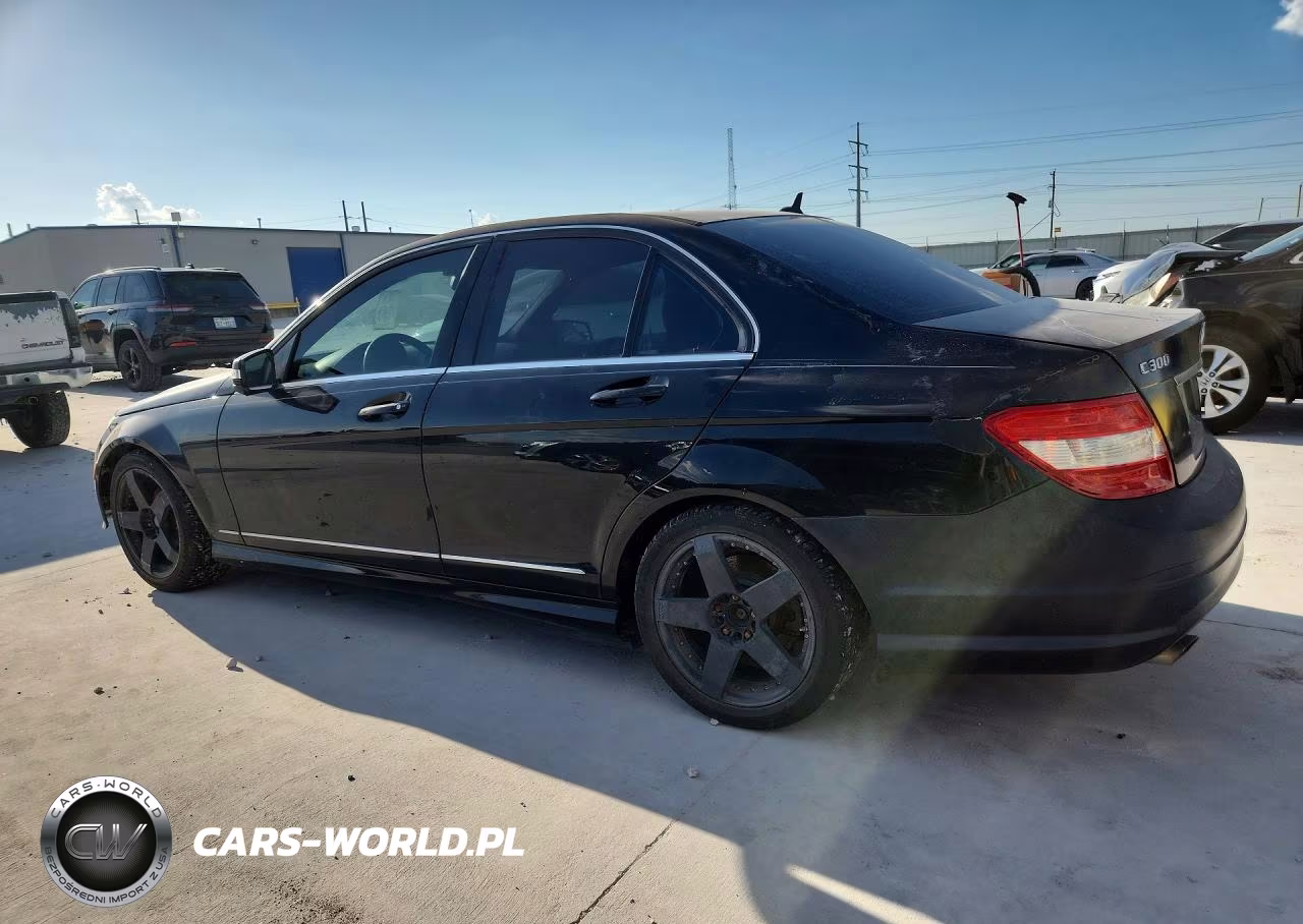 2010 Mercedes-Benz C 300 VIN:WDDGF5EB8AF439388 - 2