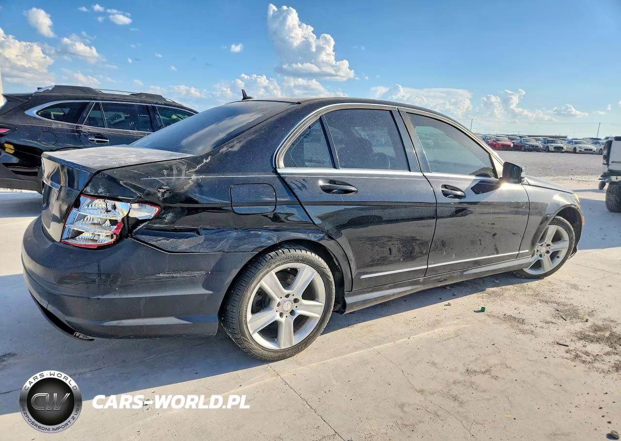 2010 Mercedes-Benz C 300 VIN:WDDGF5EB8AF439388 - 3