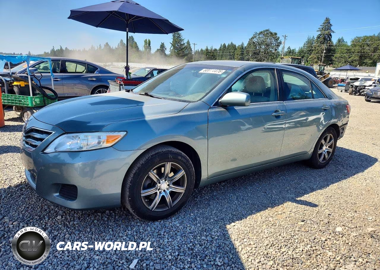 2011 Toyota Camry Le – zdjęcie 1 z 13