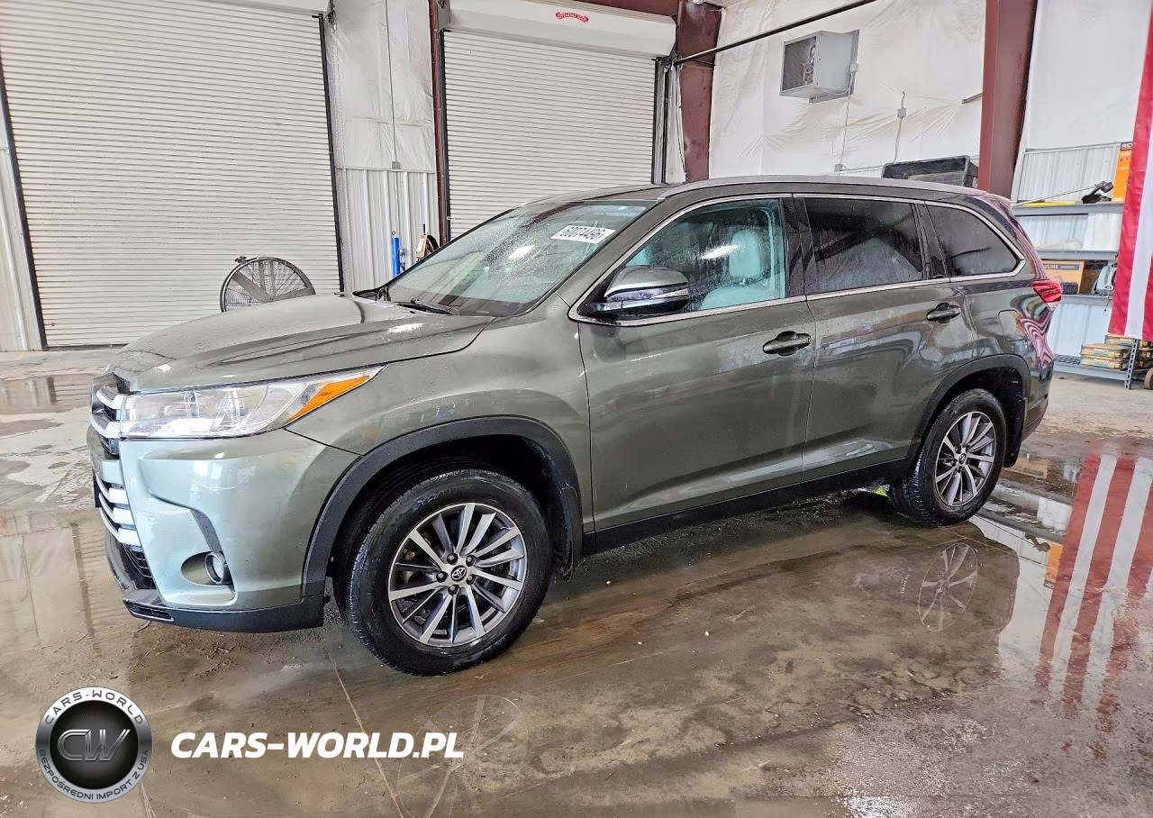 2019 Toyota Highlander Xle VIN:5TDJZRFH7KS979592 - 1