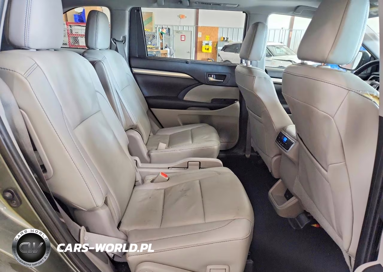 2019 Toyota Highlander Xle VIN:5TDJZRFH7KS979592 - 11