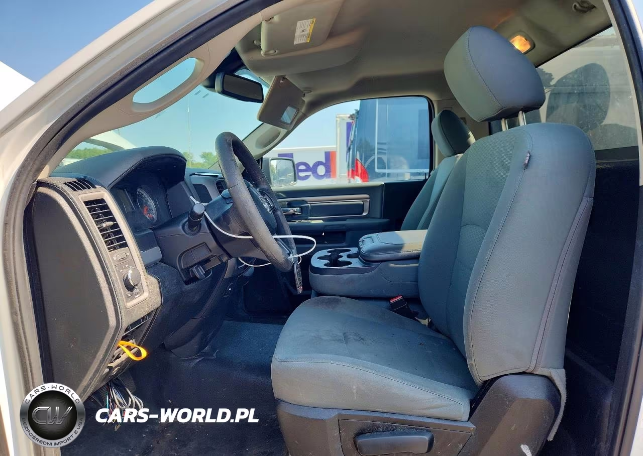 2019 Ram 1500 Classic Tradesman VIN:3C6JR6DG5KG644961 - 7