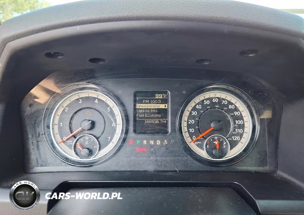 2019 Ram 1500 Classic Tradesman VIN:3C6JR6DG5KG644961 - 9