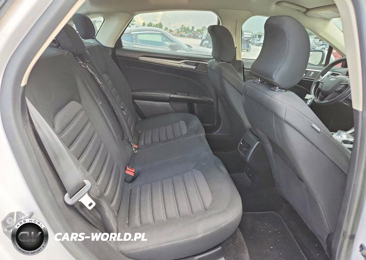 2018 Ford Fusion VIN:3FA6P0LUXJR245027 - 10