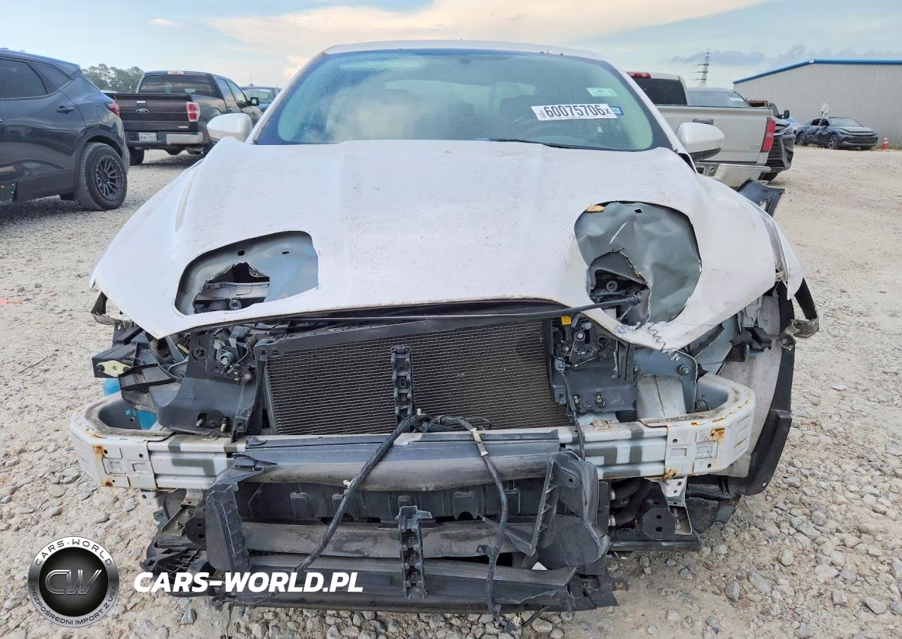 2018 Ford Fusion VIN:3FA6P0LUXJR245027 - 5