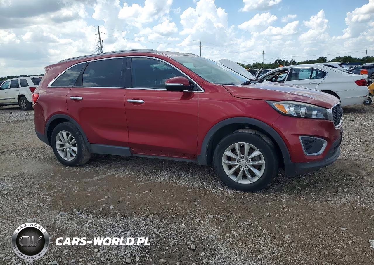 2018 Kia Sorento Lx VIN:5XYPG4A35JG425039 - 4
