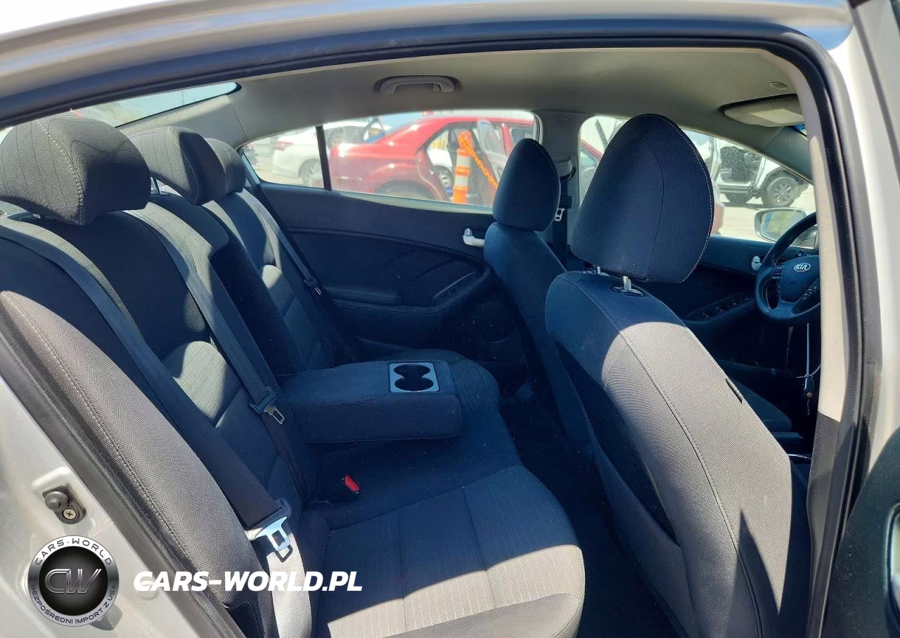 2018 Kia Forte Lx VIN:3KPFL4A71JE167318 - 10