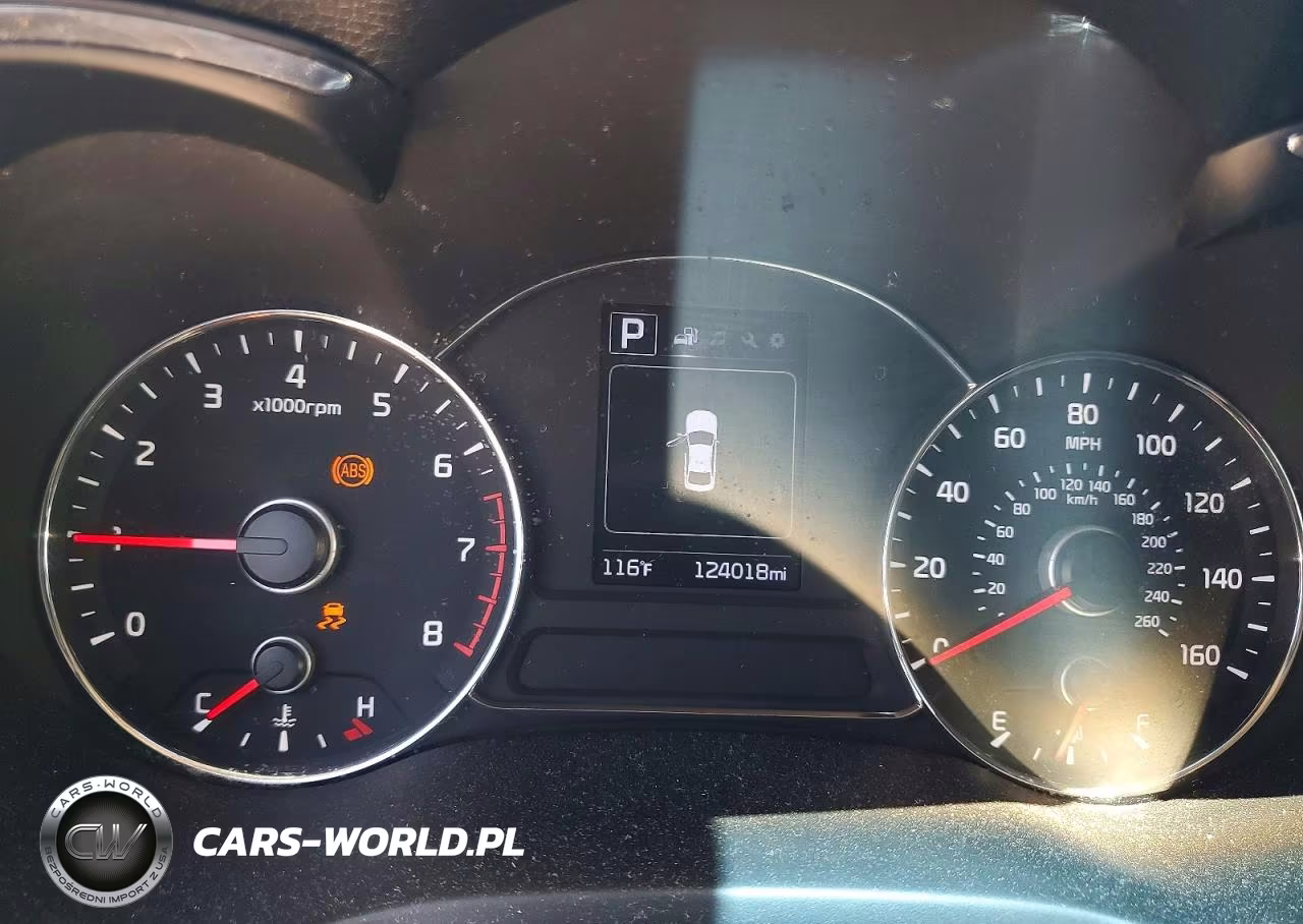 2018 Kia Forte Lx VIN:3KPFL4A71JE167318 - 9