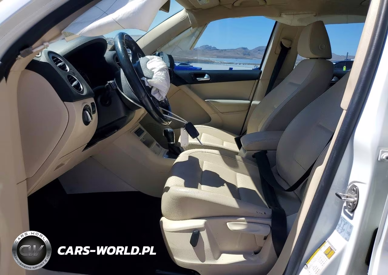 2017 Volkswagen Tiguan S VIN:WVGAV7AX3HK033371 - 7