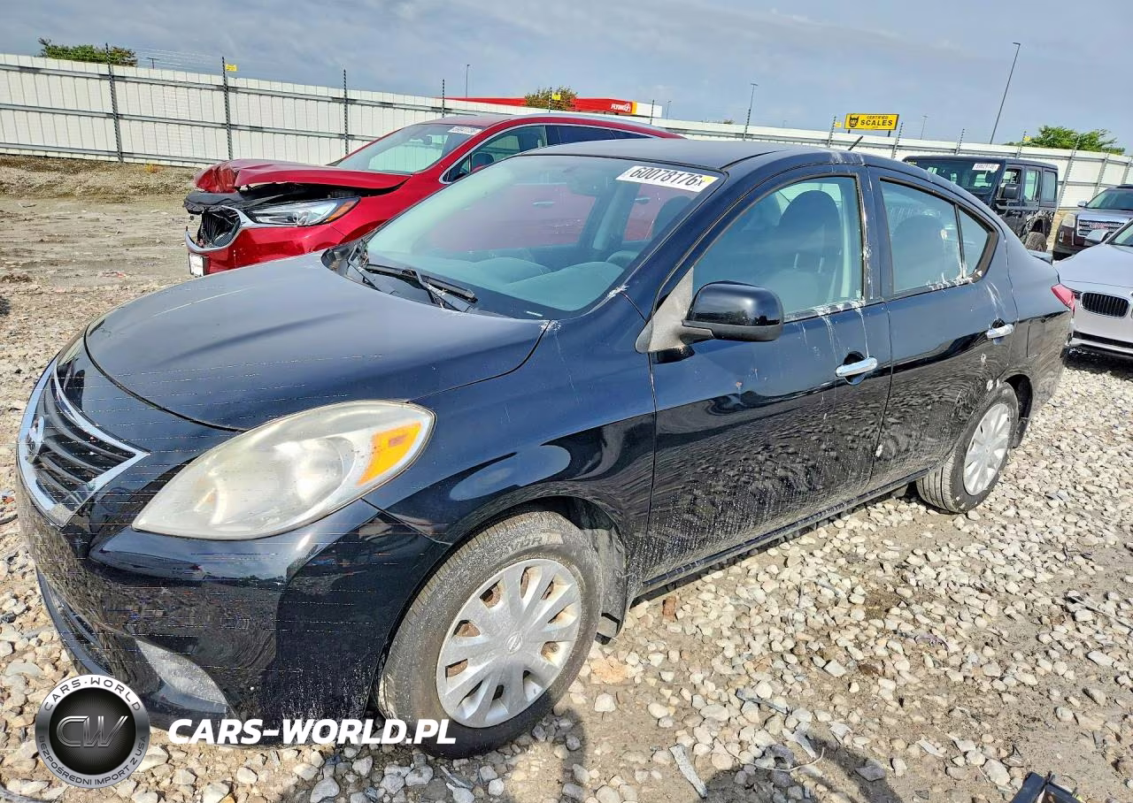2014 Nissan Versa 1.6 S – zdjęcie 1 z 12