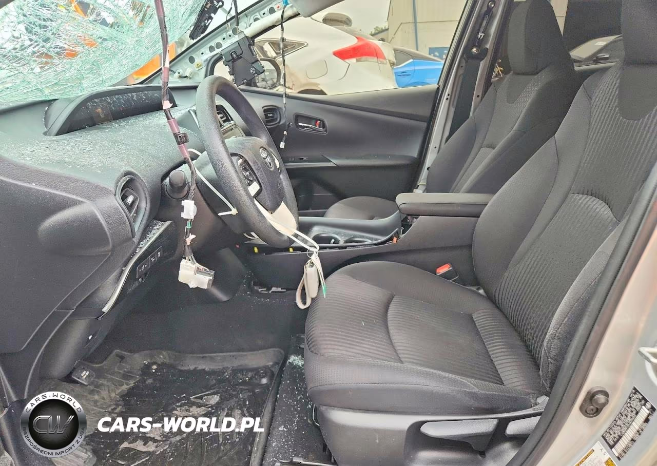 2018 Toyota Prius Two VIN:JTDKBRFU0J3065268 - 7
