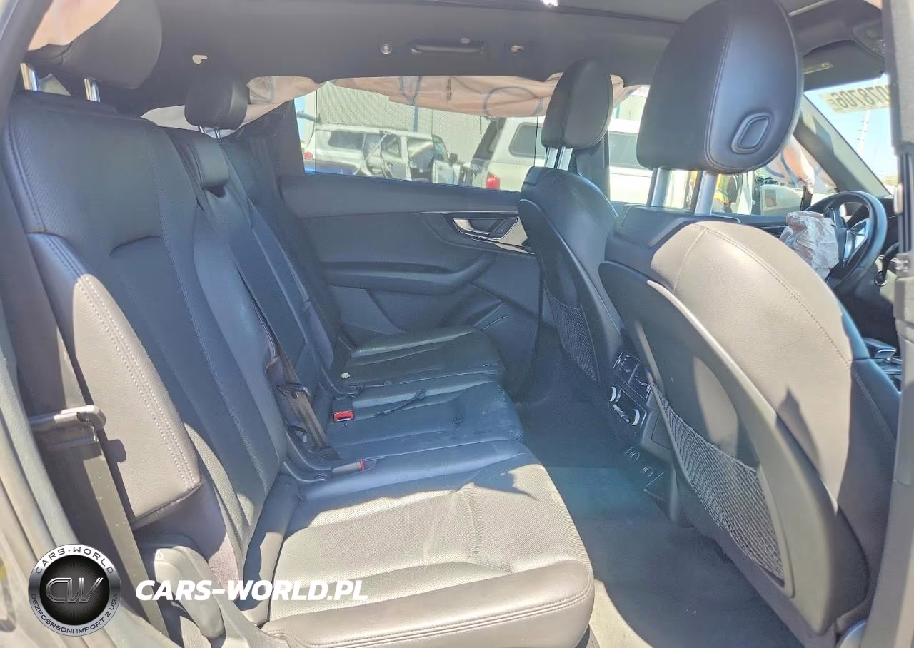 2017 Audi Q7 Premium Plus VIN:WA1LAAF70HD013947 - 11
