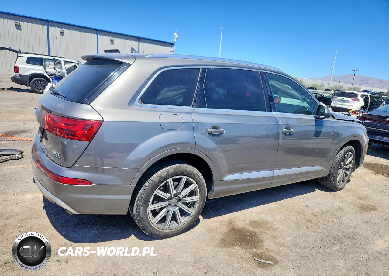 2017 Audi Q7 Premium Plus VIN:WA1LAAF70HD013947 - 3