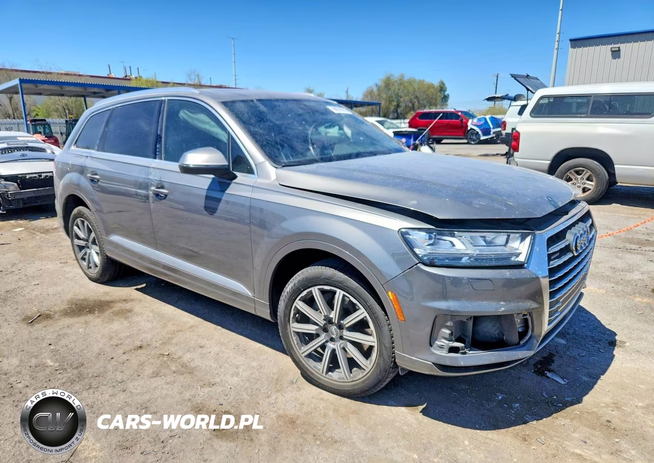 2017 Audi Q7 Premium Plus VIN:WA1LAAF70HD013947 - 4