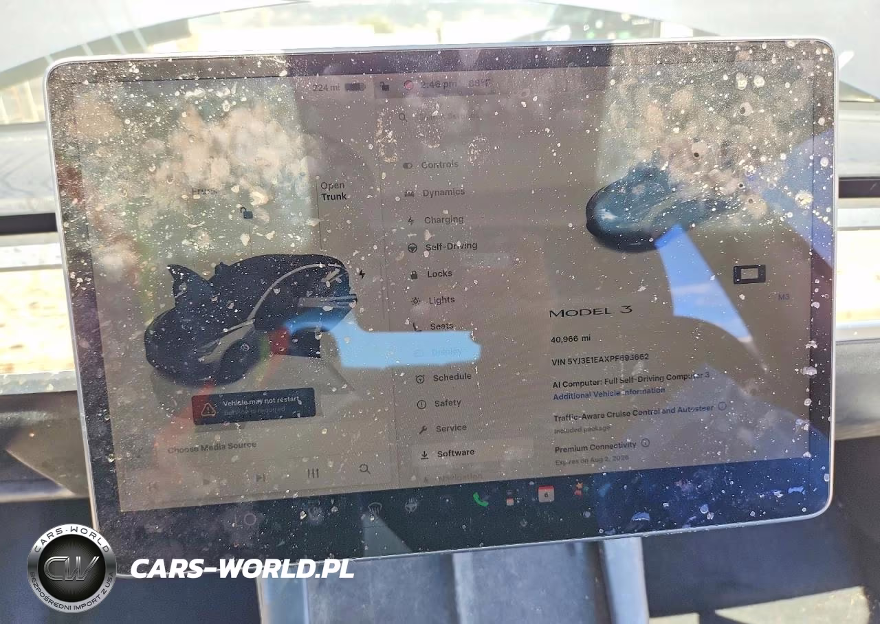 2023 Tesla Model 3 VIN:5YJ3E1EAXPF693662 - 9