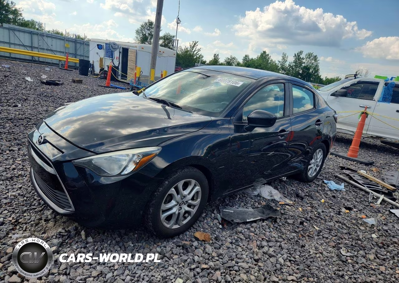 2016 Scion Ia Base – zdjęcie 1 z 12