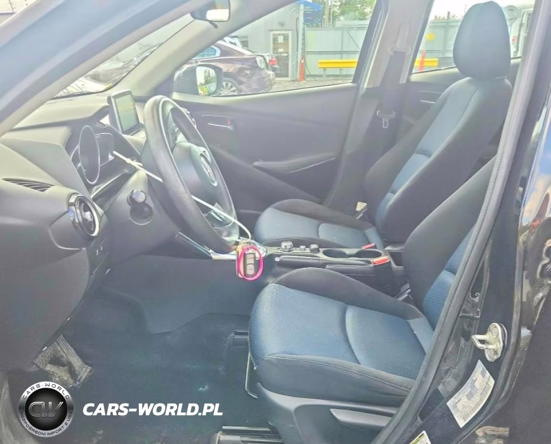 2016 Scion Ia Base VIN:3MYDLBZV8GY104689 - 7
