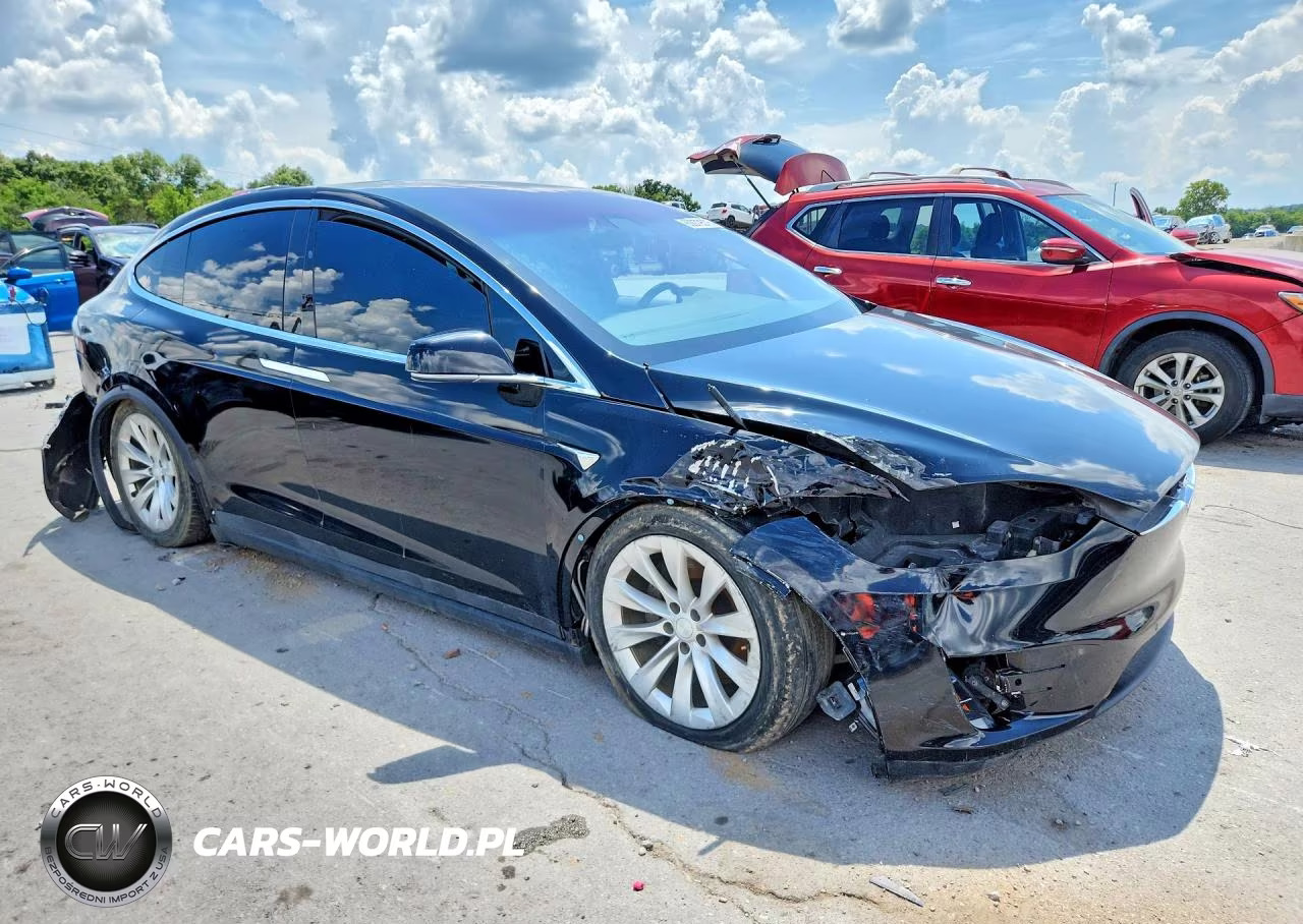 2017 Tesla Model X VIN:5YJXCBE26HF049096 - 4