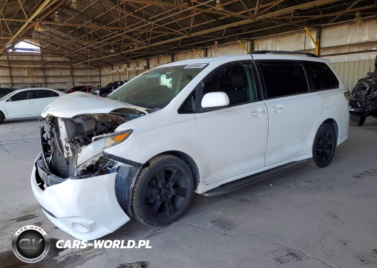 2011 Toyota Sienna Sport