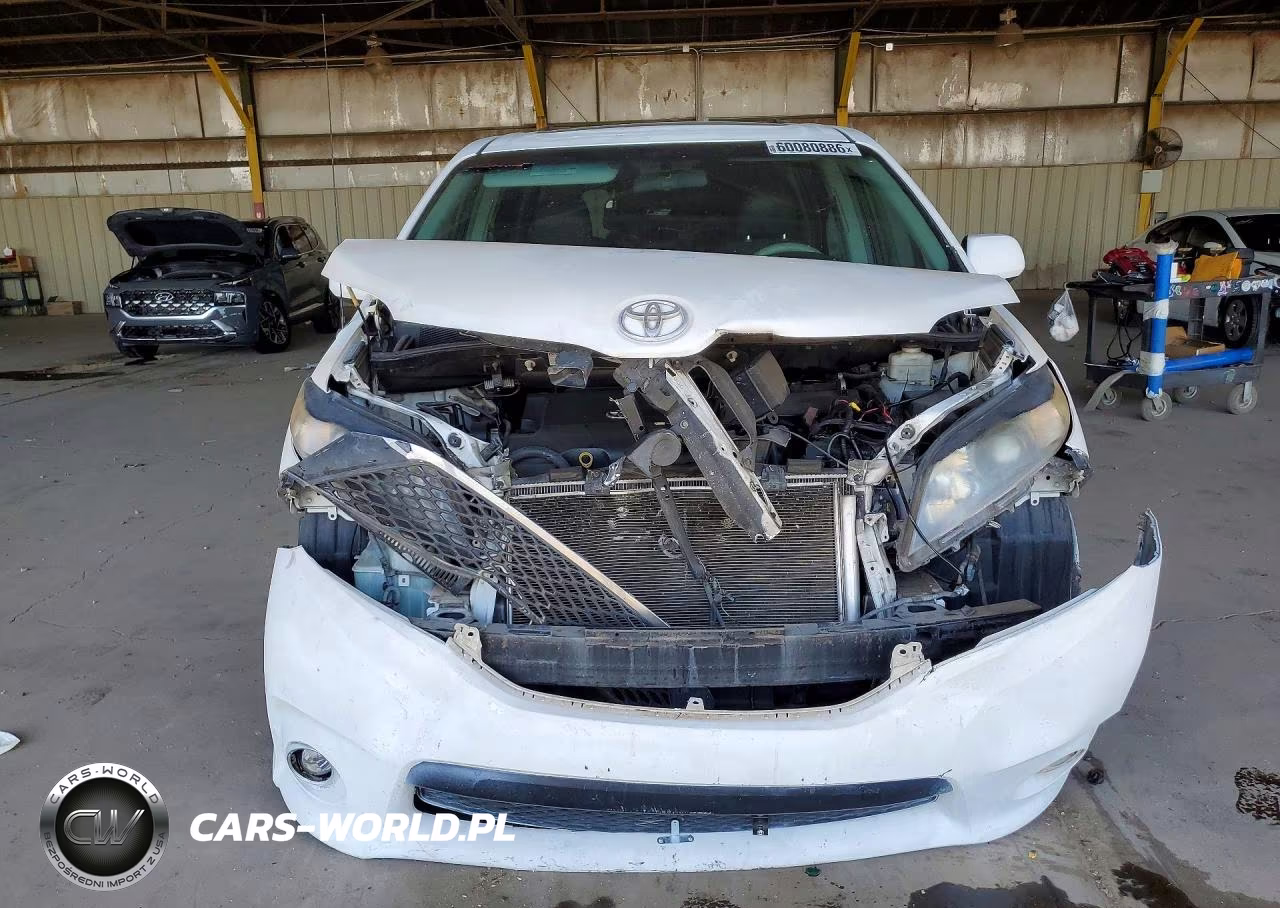 2011 Toyota Sienna Sport VIN:5TDXK3DCXBS054422 - 5