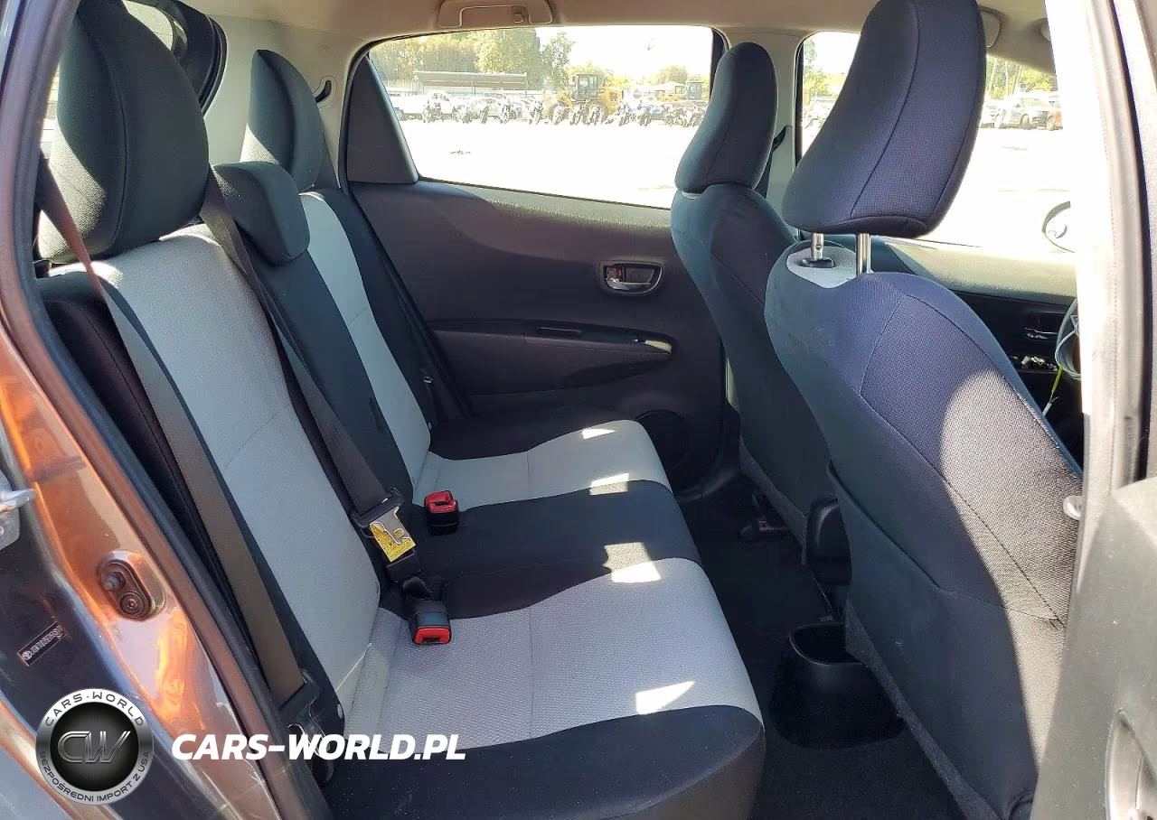 2014 Toyota Yaris 5-Door Le VIN:JTDKTUD35ED583077 - 10
