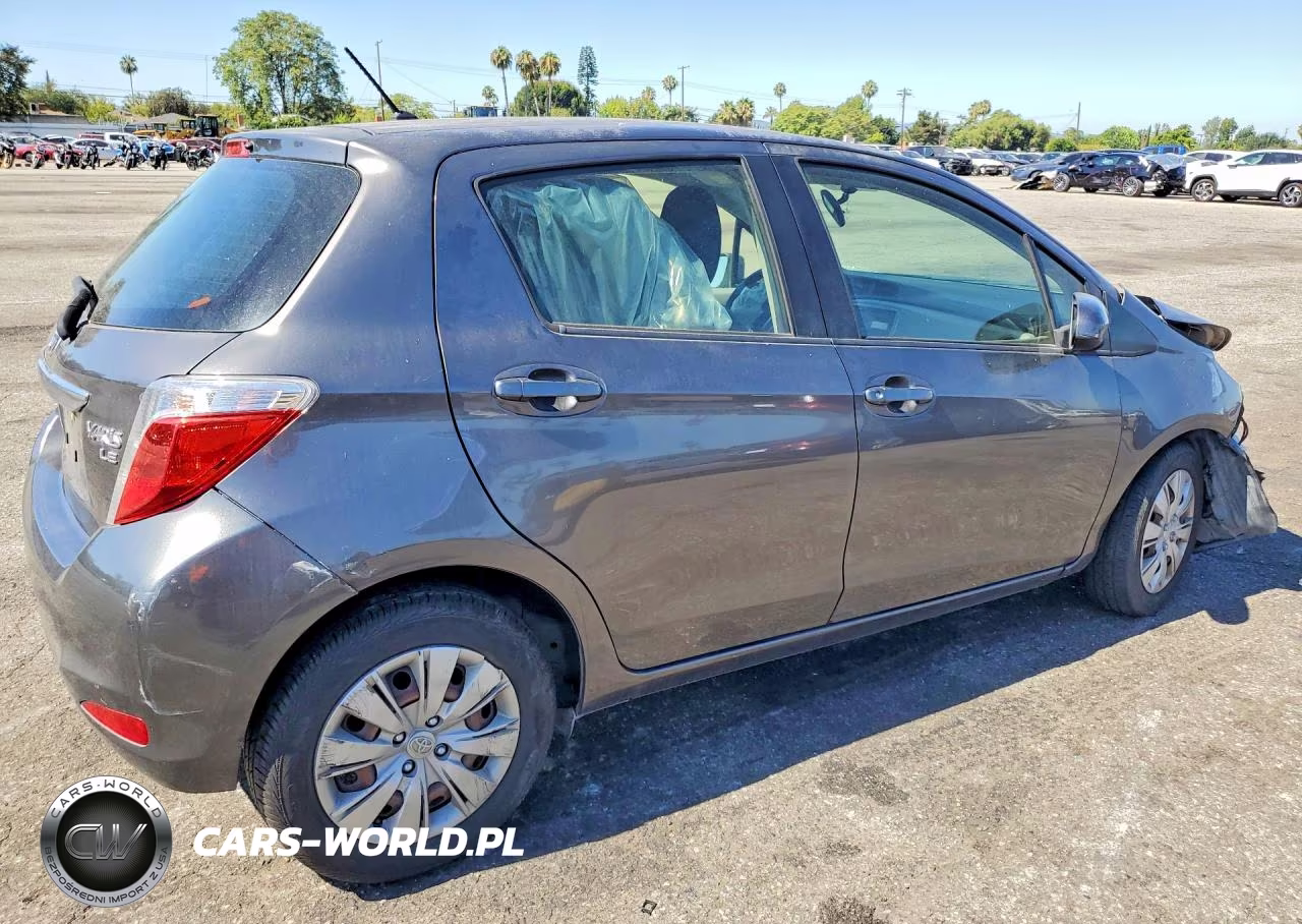 2014 Toyota Yaris 5-Door Le VIN:JTDKTUD35ED583077 - 3