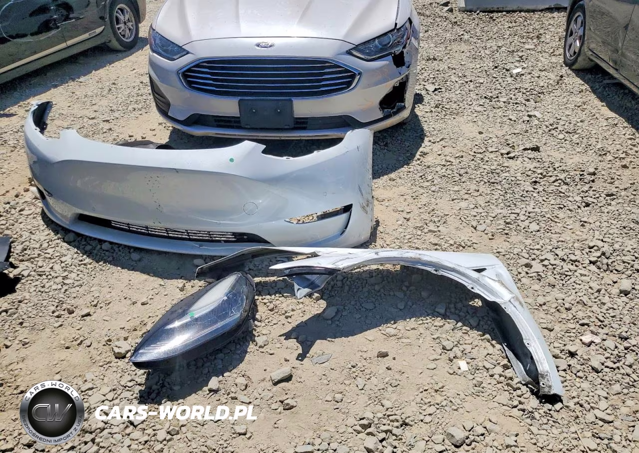 2020 Tesla Model Y VIN:5YJYGDEFXLF018806 - 13