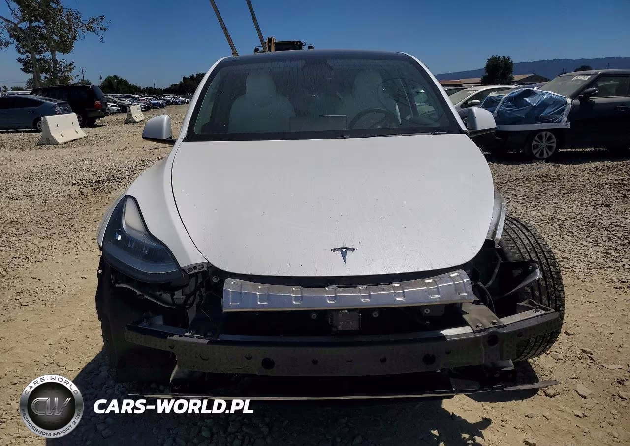 2020 Tesla Model Y VIN:5YJYGDEFXLF018806 - 5