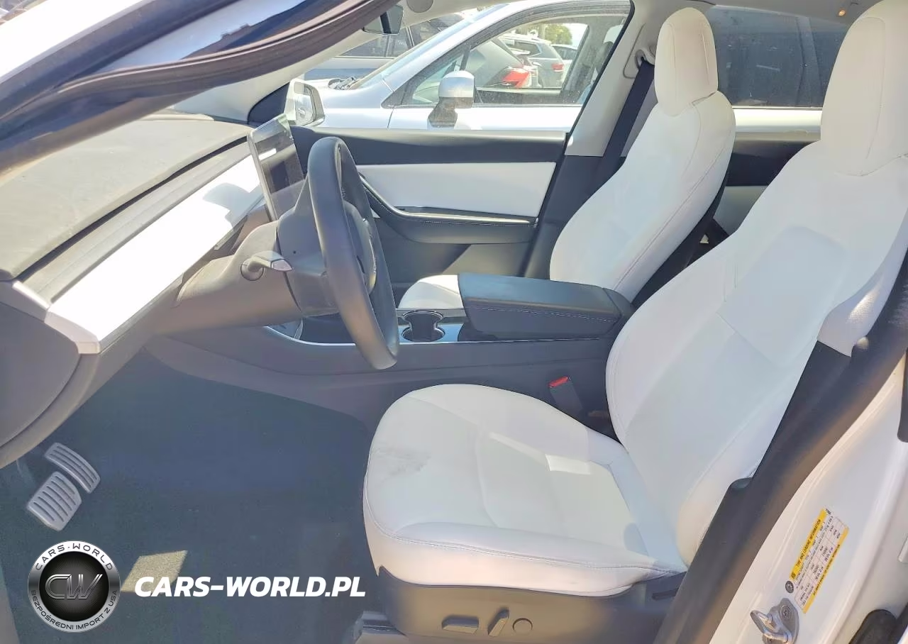 2020 Tesla Model Y VIN:5YJYGDEFXLF018806 - 7