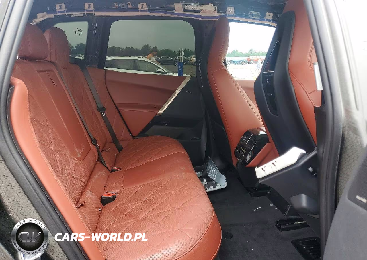 2024 BMW Ix xDrive50 VIN:WB523CF08RCP44882 - 11