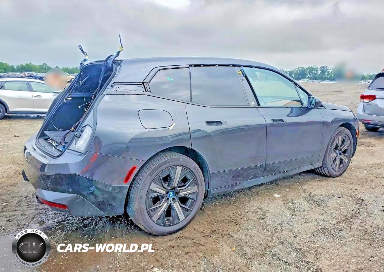 2024 BMW Ix xDrive50 VIN:WB523CF08RCP44882 - 3