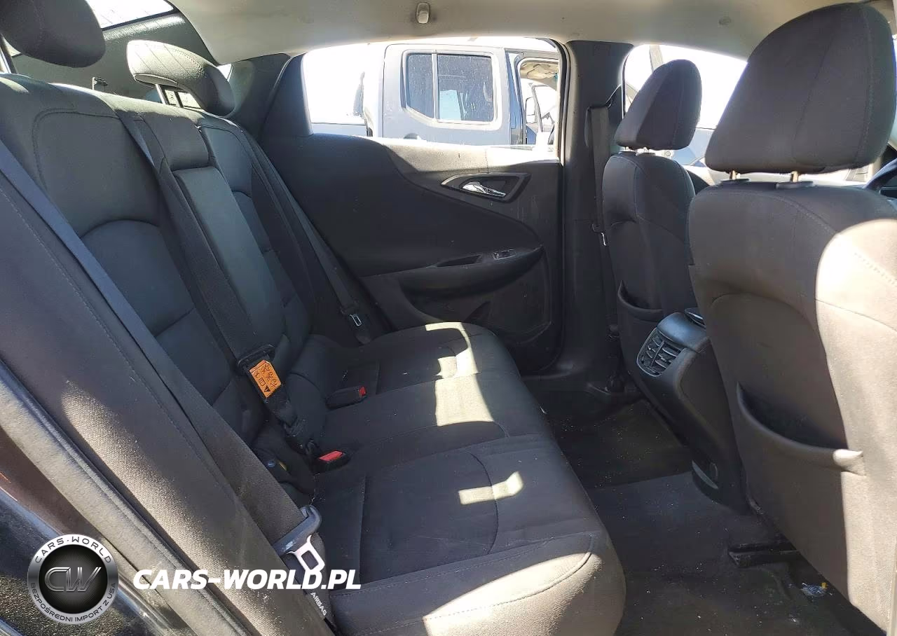 2018 Chevrolet Malibu Lt VIN:1G1ZD5ST6JF223795 - 10