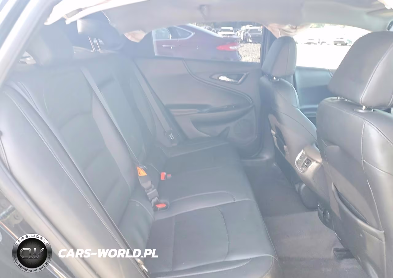 2018 Chevrolet Malibu Premier VIN:1G1ZE5SX5JF236540 - 10