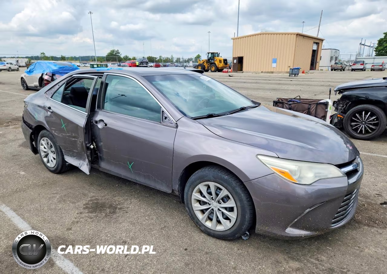 2015 Toyota Camry Le VIN:4T1BF1FK0FU058290 - 4